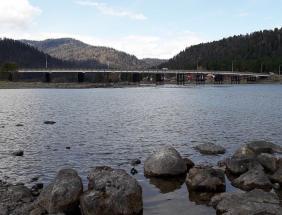 Весна на Алтае : Телецкое озеро и мост через Бию
