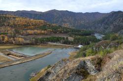 Горный Алтай : Золотая осень на Алтае : Вид на долину Чемальского водохранилища
