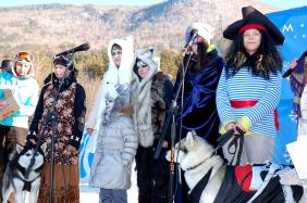 Зимний отдых на Алтае : Гонки на собачьих упряжках : По седому Алтаю-2020 : Маскарад на спринтерских гонках