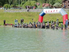 Горный Алтай : Главный фестиваль по триатлону на Бирюзовой Катуни : Плавательный этап