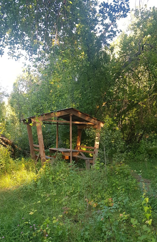 Беседка у реки