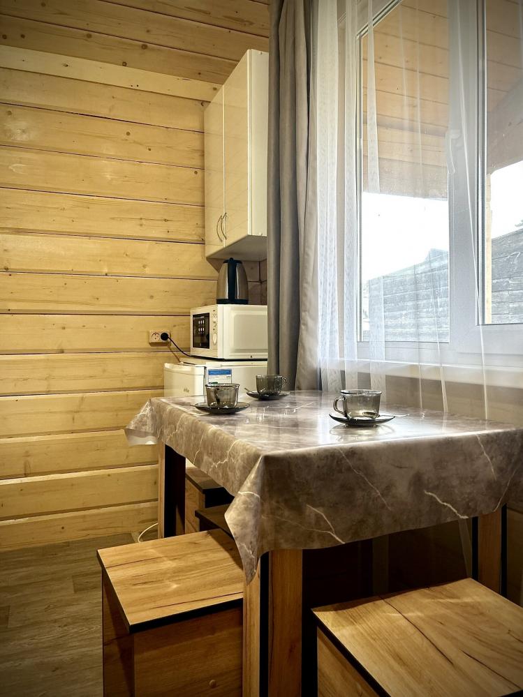 Дом №1 благоустроенный с кухней на 2-4 места
