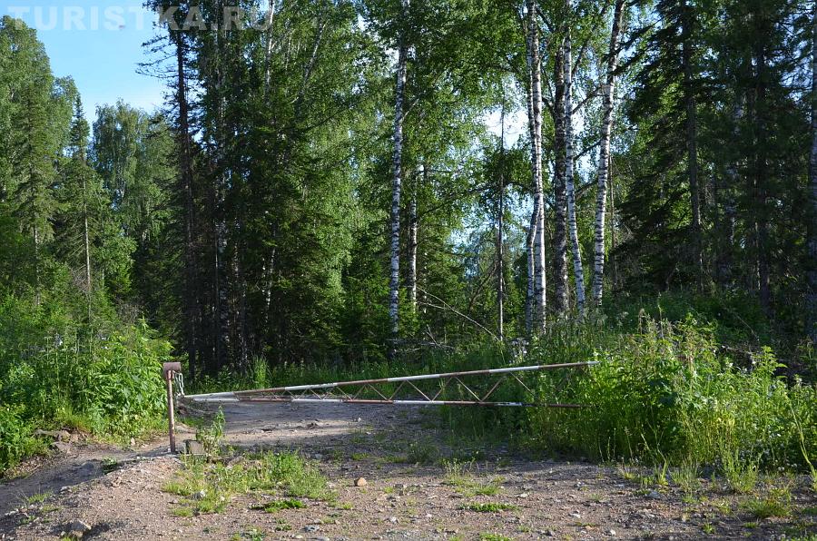 После шлагбаума - пешком или на квадрациклах 