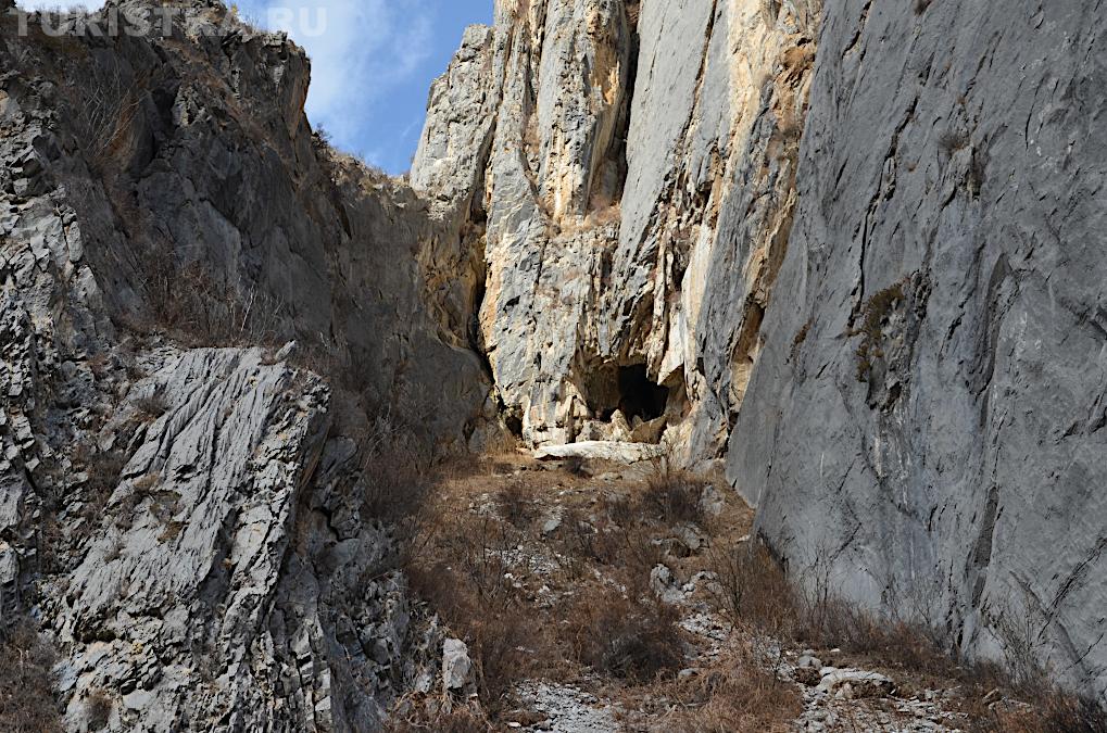 Пещера, но НЕ шамана в ущелье Чечкыш