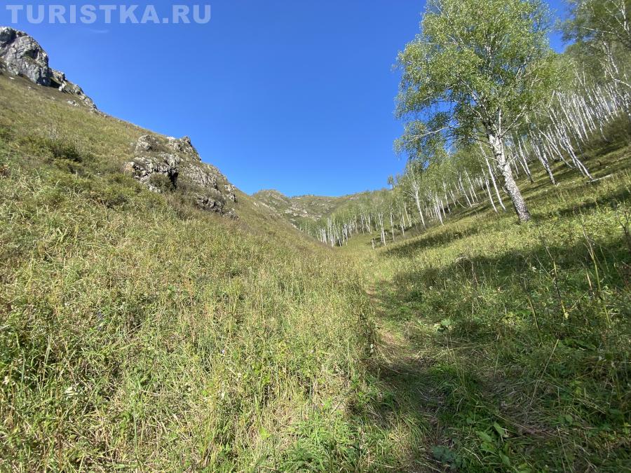 Тропа к пещерам горы Шаманка