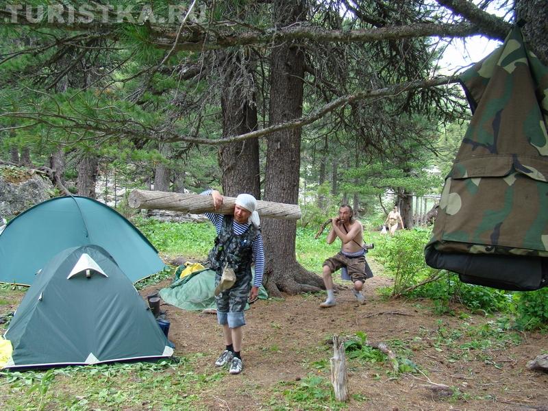 «Да не помирай,  Пятница, ща костерок запалим, Суббота уже хавчик  тащит!»