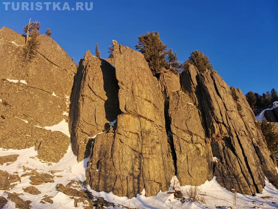 Скалы Ласточкино гнездо