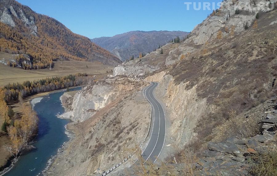 Вид со старого Чуйского тракта около памятника Кольке Снегиреву