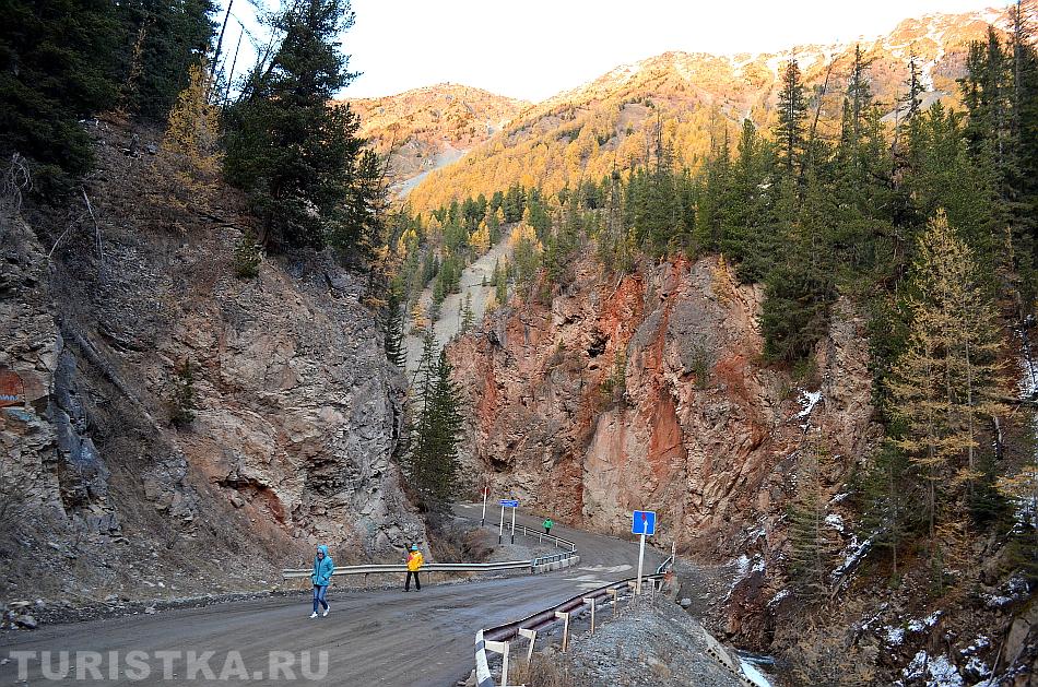 Красные ворота и дорога к Улагану