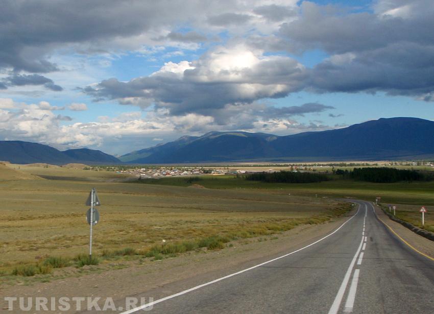 Вид на село с Чуйского тракта