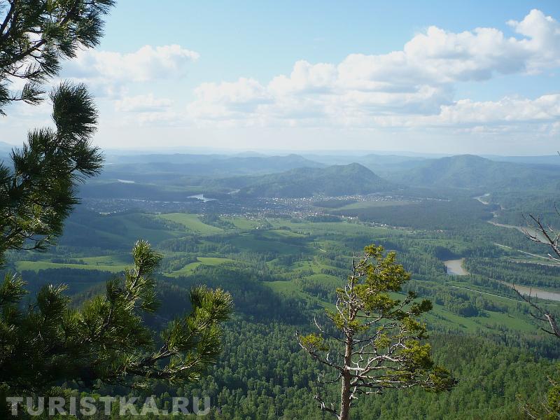 Вид с г. Салоп на село Турочак
