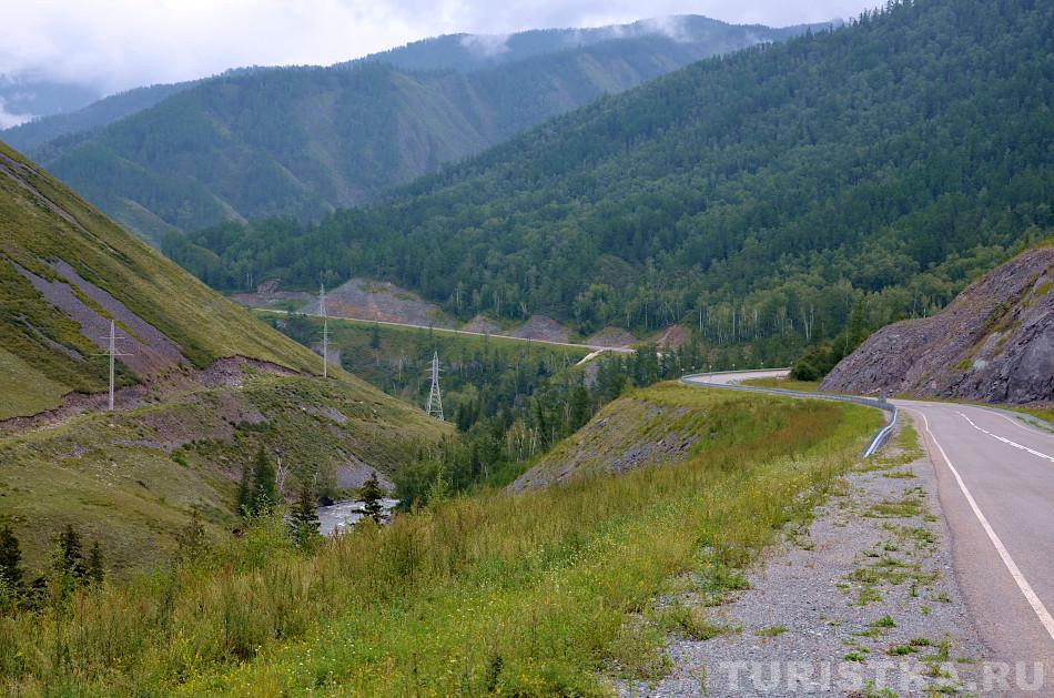 Дорога вдоль реки Урсул