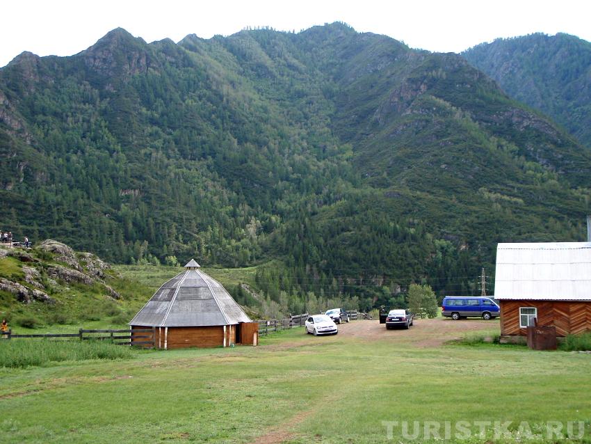 Окрестности памятника