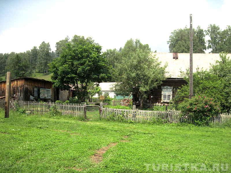 В поселке