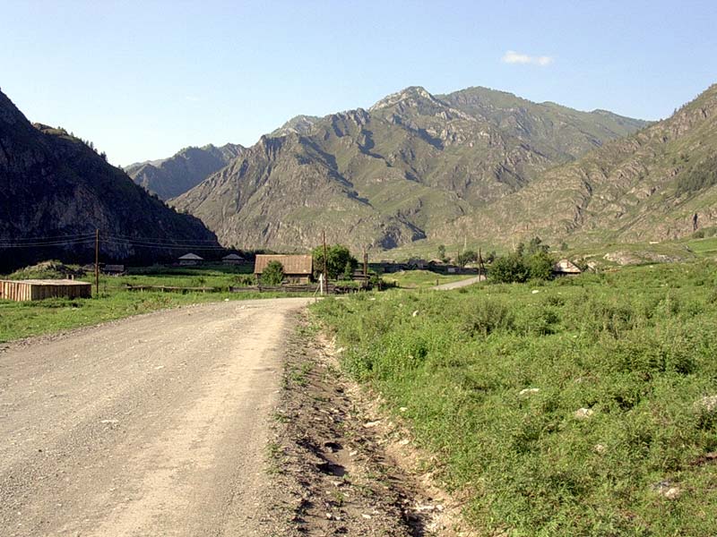Въезд в село с юга