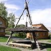 Крытая корой беседка